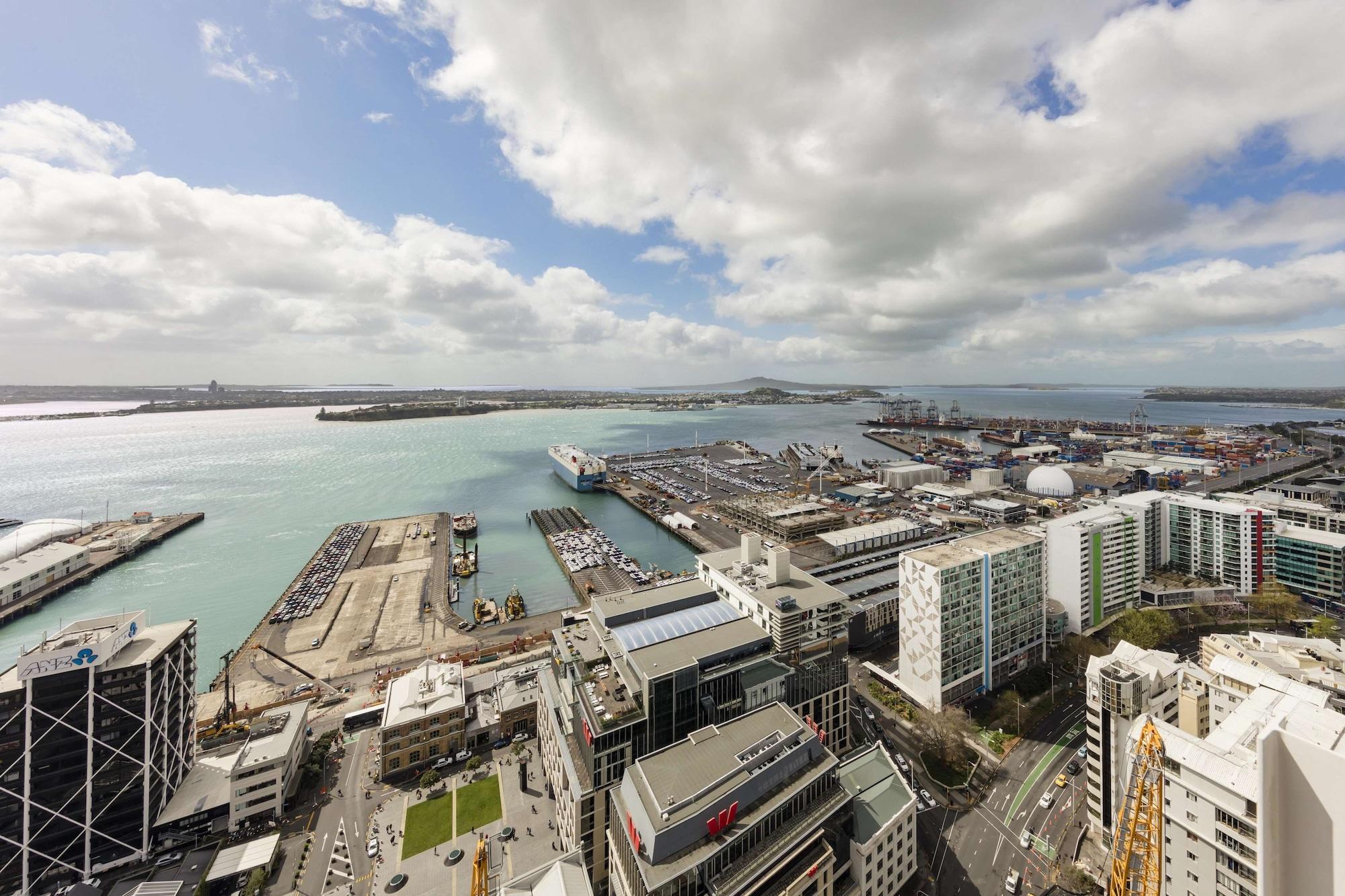 Auckland Harbour Suites Exterior photo