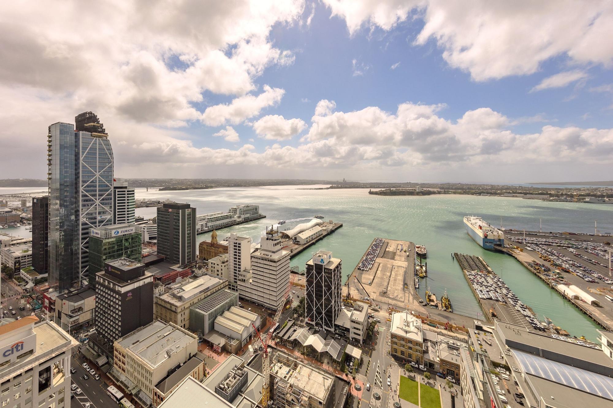 Auckland Harbour Suites Exterior photo